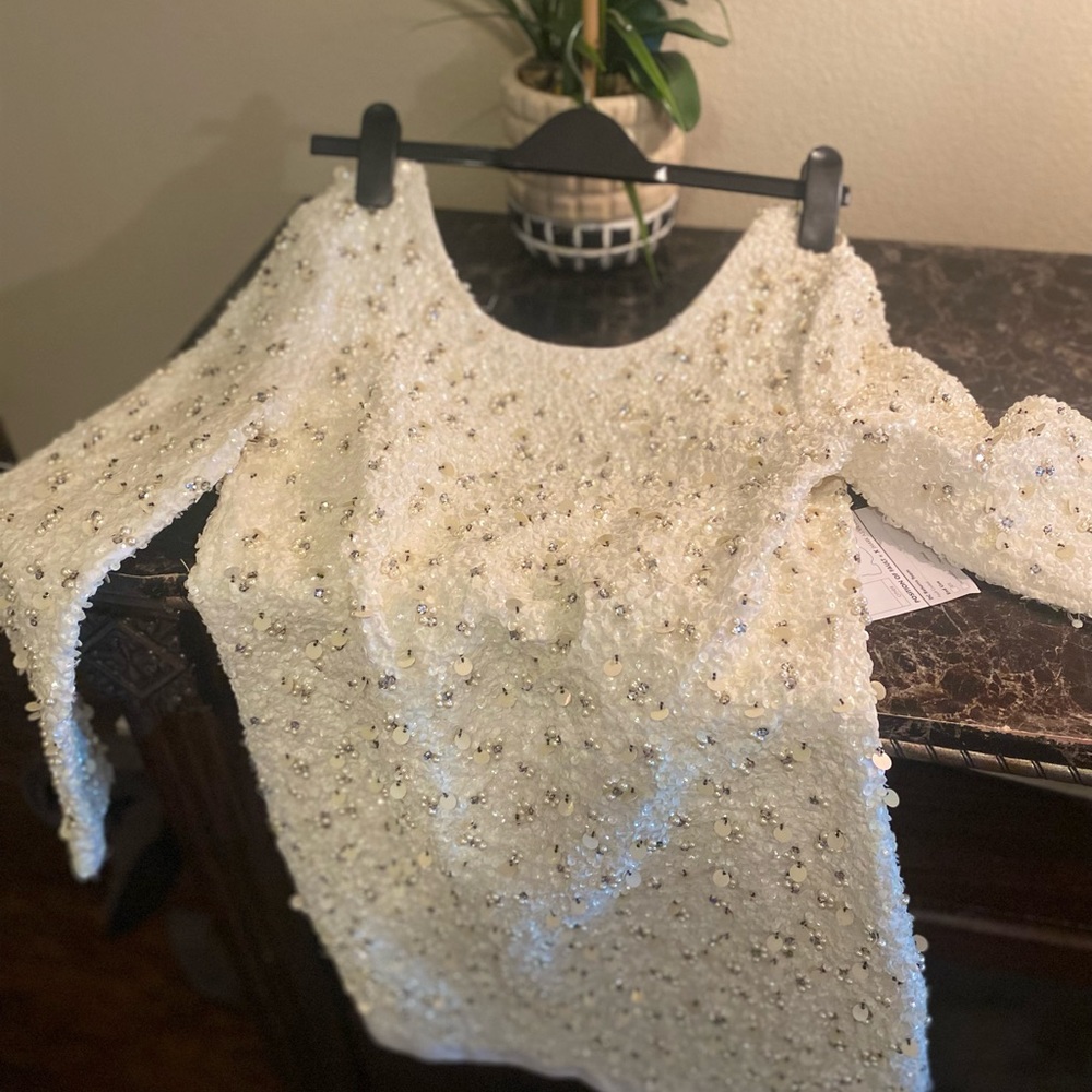 New dress but has a broken zipper